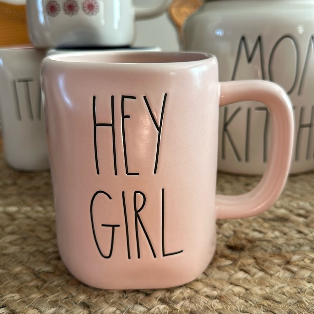 Rae Dunn ‘HEY GIRL’ coffee cup mug.